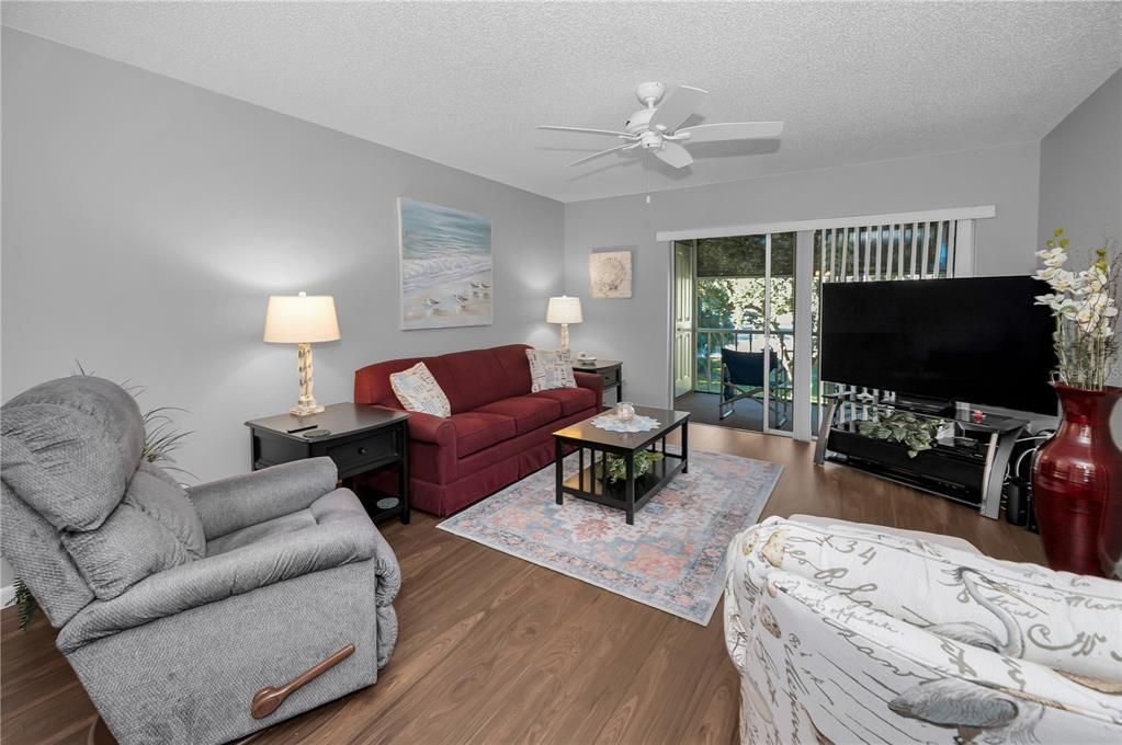 Active With Contract: $175,000 (2 beds, 2 baths, 1054 Square Feet)