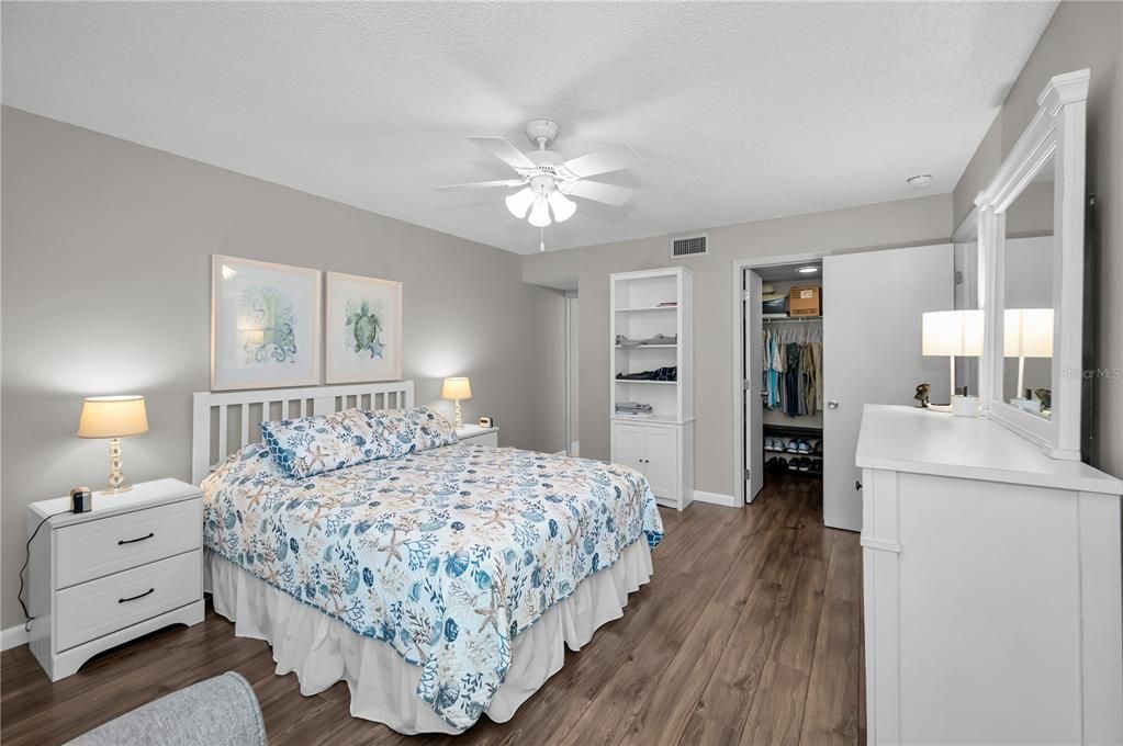 Active With Contract: $175,000 (2 beds, 2 baths, 1054 Square Feet)