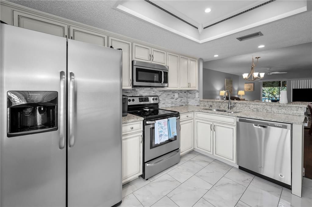 Active With Contract: $175,000 (2 beds, 2 baths, 1054 Square Feet)