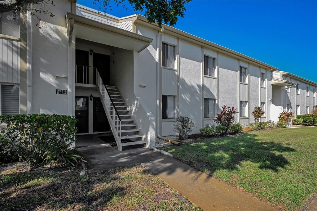 Active With Contract: $175,000 (2 beds, 2 baths, 1054 Square Feet)