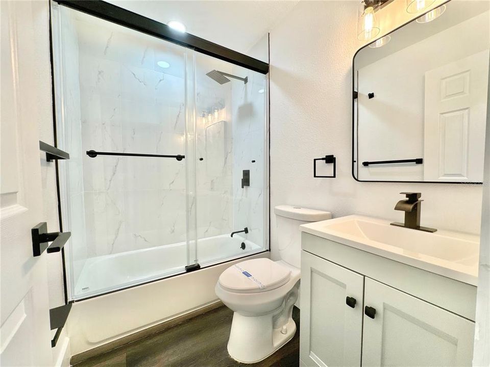 En Venta: $295,000 (3 camas, 2 baños, 884 Pies cuadrados)