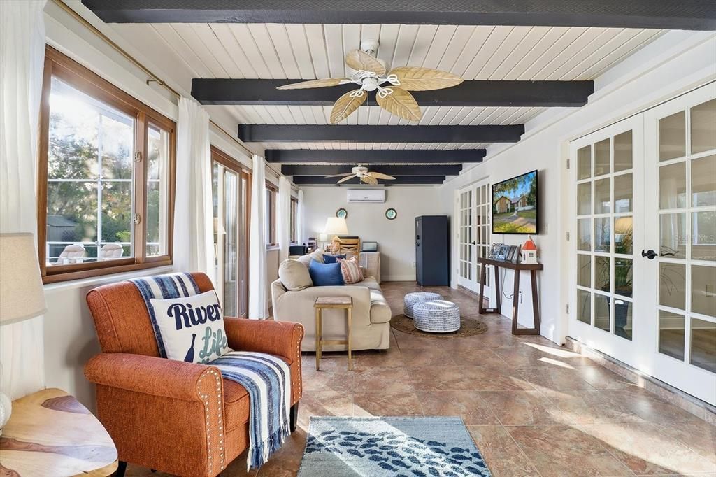 На продажу: $939,900 (3 спален, 2 ванн, 2560 Квадратных фут)