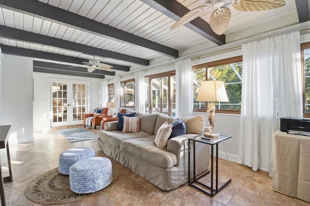 На продажу: $939,900 (3 спален, 2 ванн, 2560 Квадратных фут)