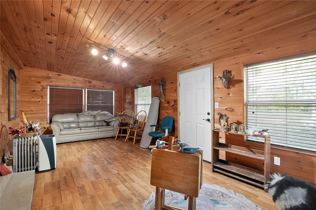 En Venta: $185,000 (3 camas, 2 baños, 1440 Pies cuadrados)