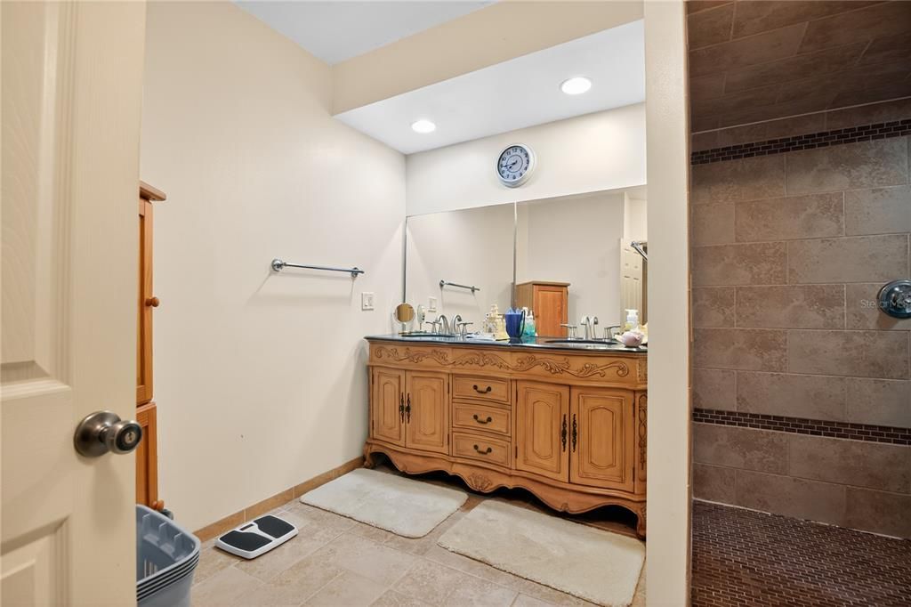 En Venta: $185,000 (3 camas, 2 baños, 1440 Pies cuadrados)