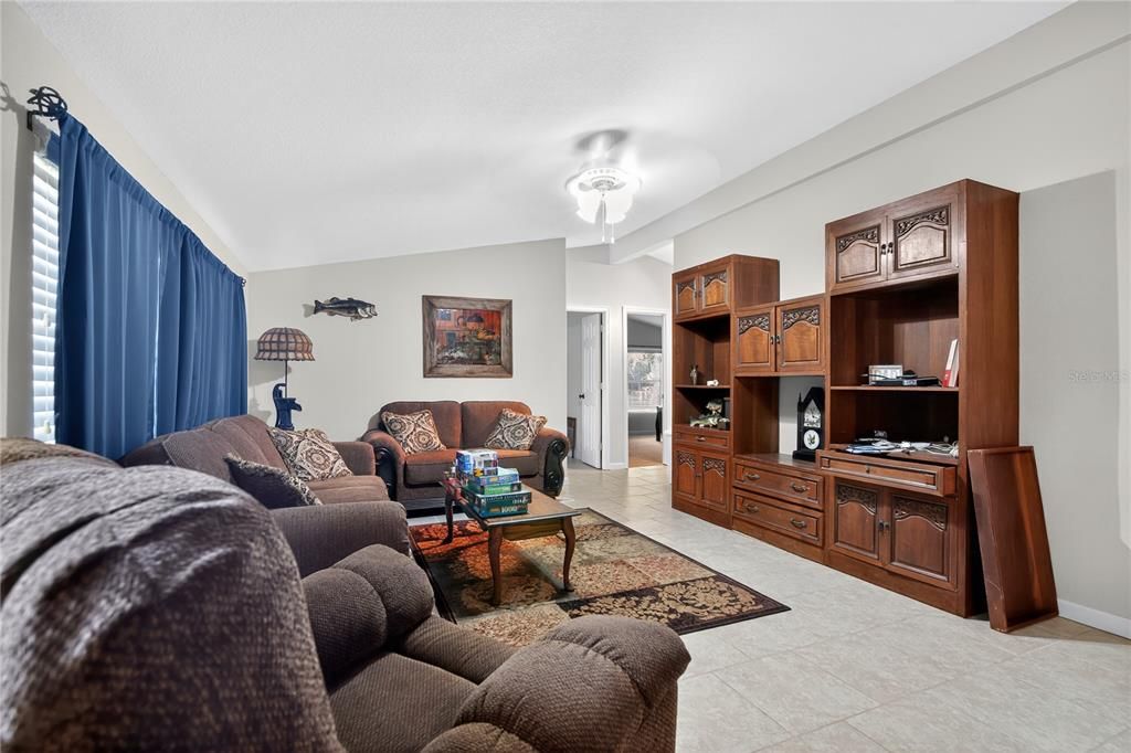 En Venta: $185,000 (3 camas, 2 baños, 1440 Pies cuadrados)