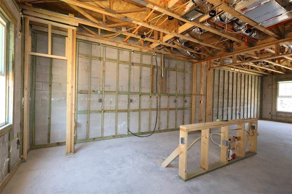 Под контрактом: $369,990 (3 спален, 2 ванн, 1691 Квадратных фут)