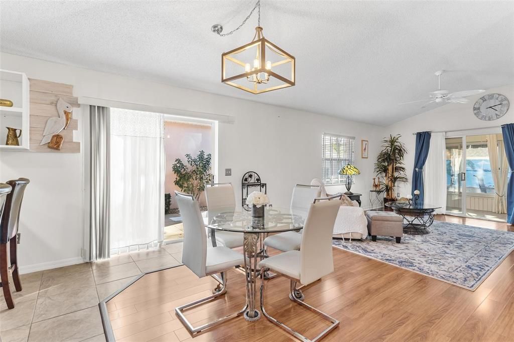 For Sale: $315,000 (2 beds, 2 baths, 1087 Square Feet)