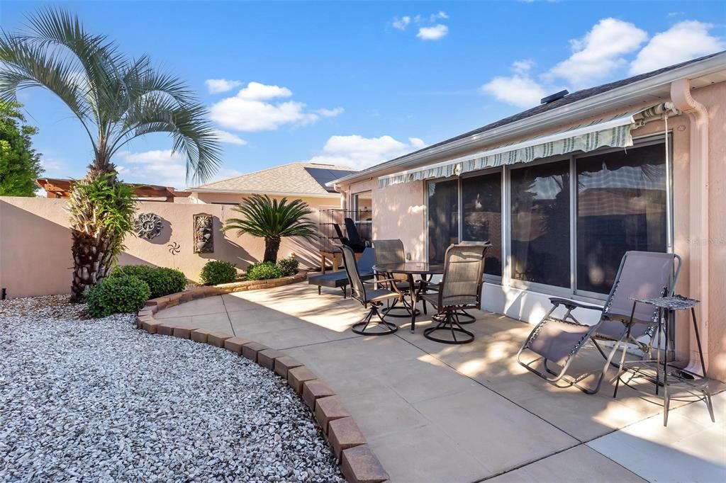 For Sale: $315,000 (2 beds, 2 baths, 1087 Square Feet)