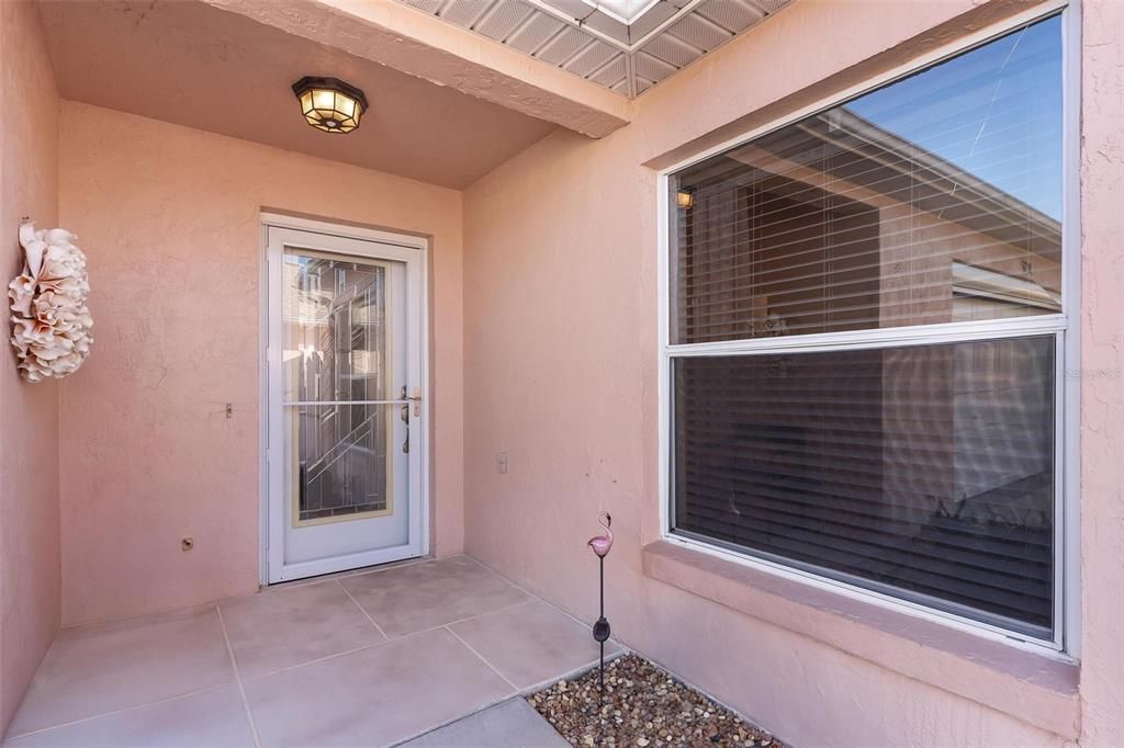 For Sale: $315,000 (2 beds, 2 baths, 1087 Square Feet)