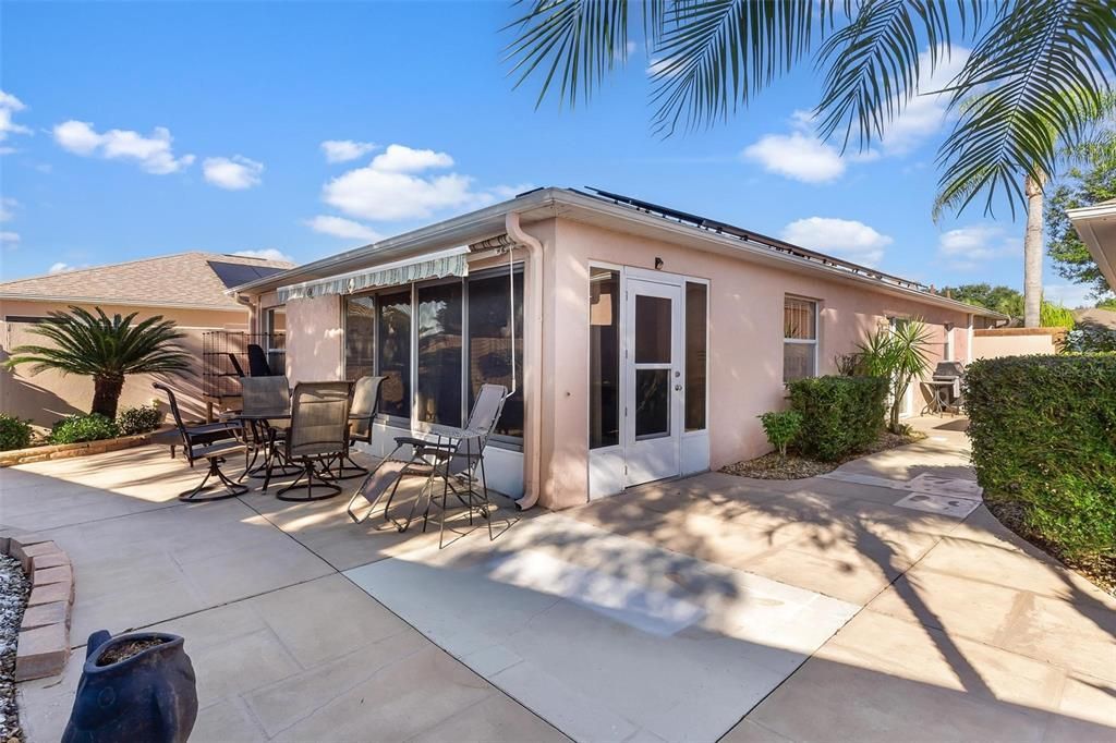 For Sale: $315,000 (2 beds, 2 baths, 1087 Square Feet)