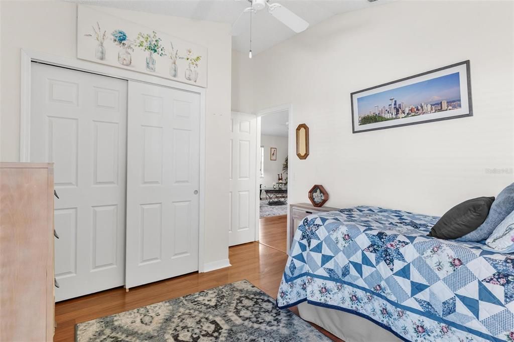 For Sale: $315,000 (2 beds, 2 baths, 1087 Square Feet)
