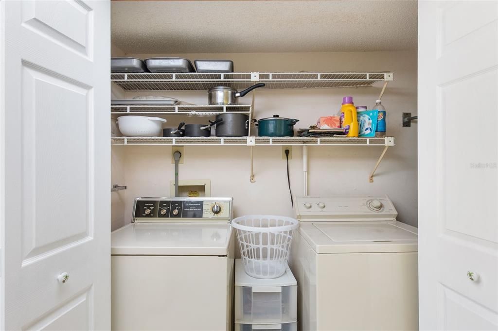 待售: $211,000 (2 贝兹, 2 浴室, 1066 平方英尺)