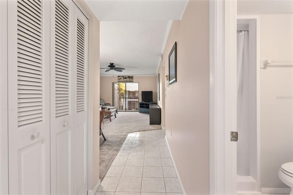 待售: $211,000 (2 贝兹, 2 浴室, 1066 平方英尺)