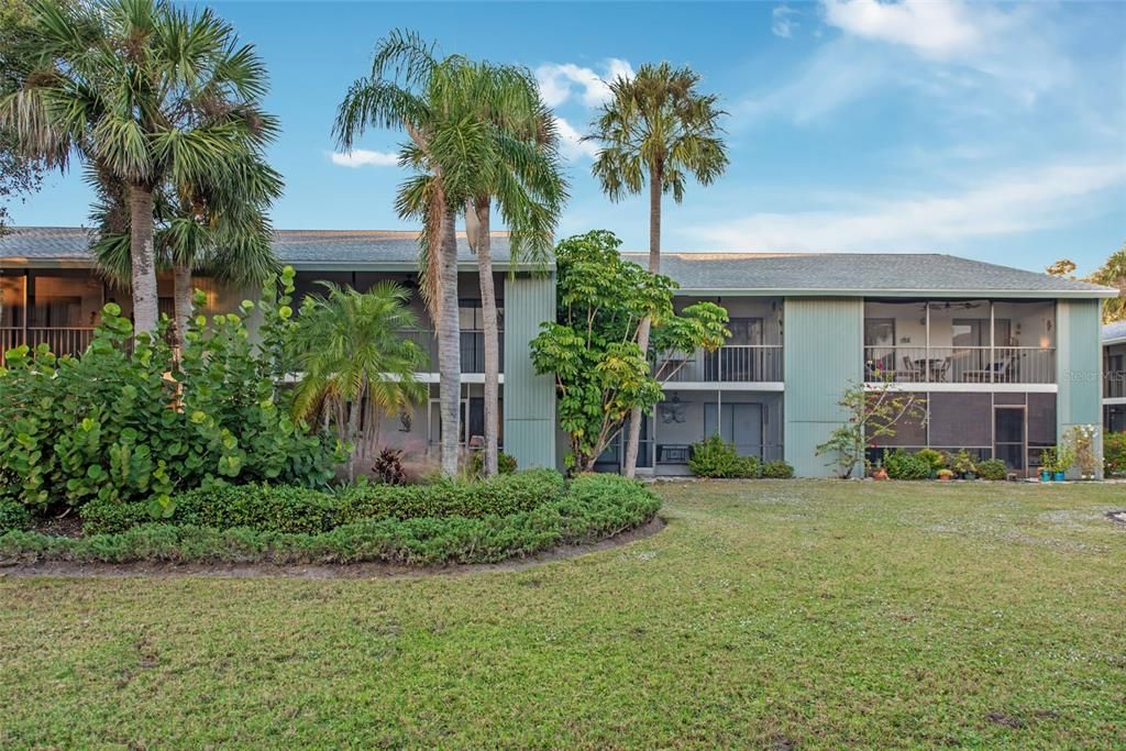 待售: $211,000 (2 贝兹, 2 浴室, 1066 平方英尺)