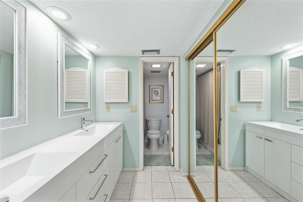 待售: $211,000 (2 贝兹, 2 浴室, 1066 平方英尺)