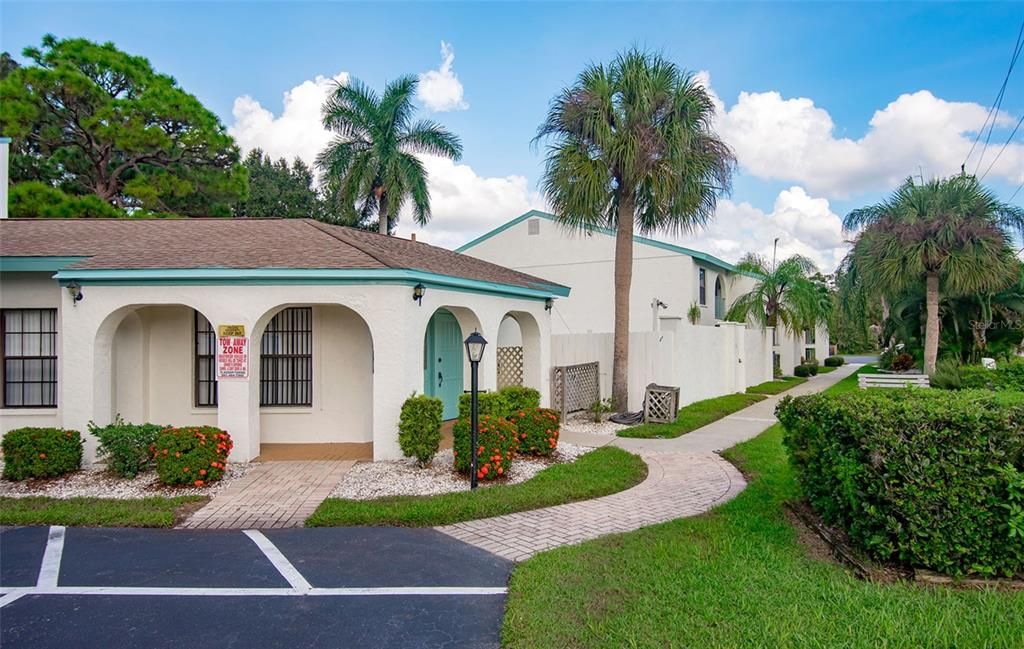 待售: $211,000 (2 贝兹, 2 浴室, 1066 平方英尺)