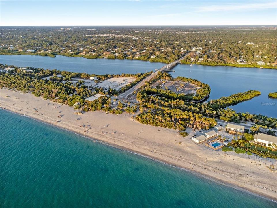 待售: $211,000 (2 贝兹, 2 浴室, 1066 平方英尺)