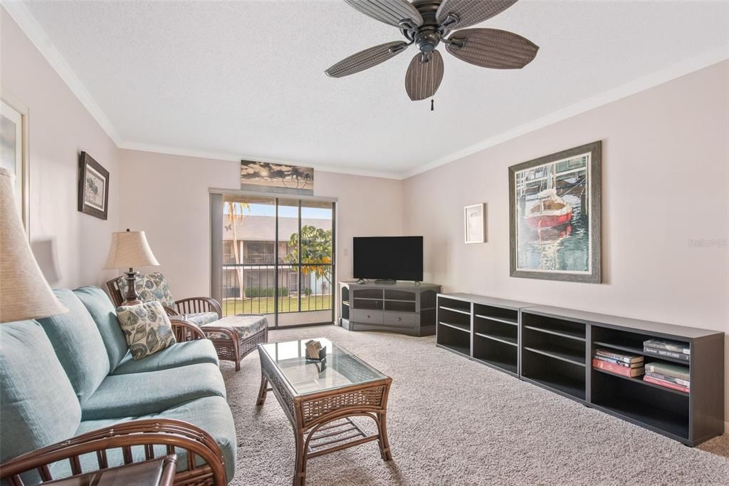 待售: $211,000 (2 贝兹, 2 浴室, 1066 平方英尺)