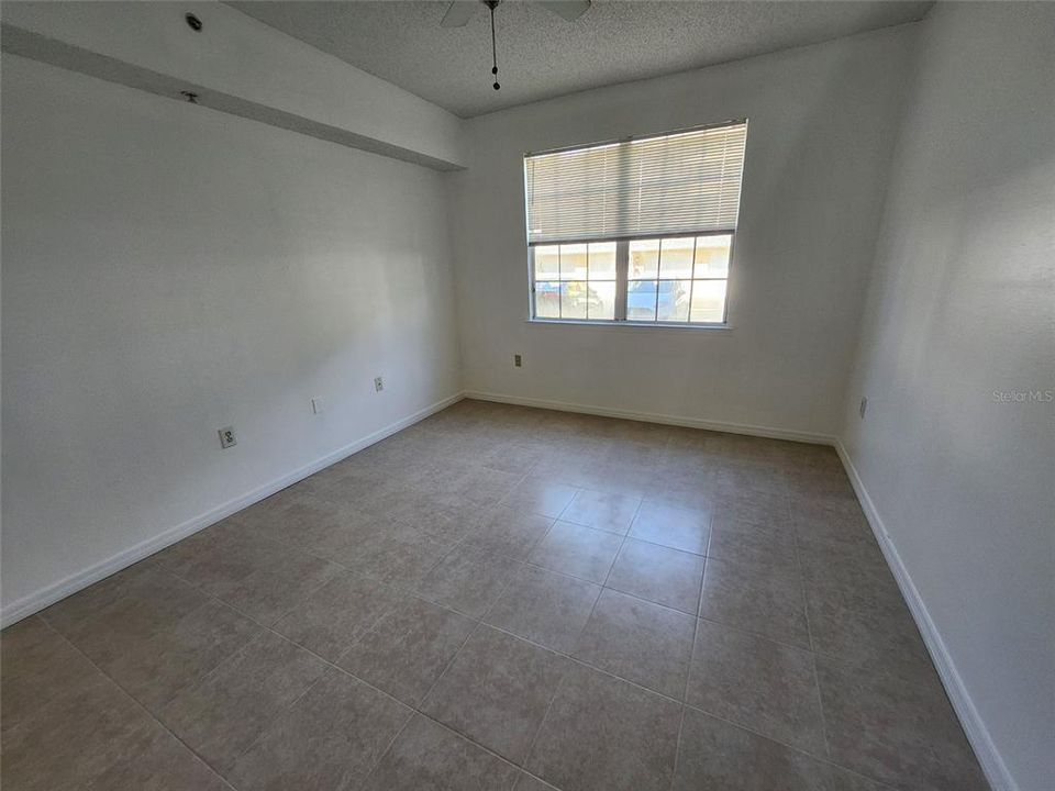 出租: $1,700 (2 贝兹, 2 浴室, 999 平方英尺)