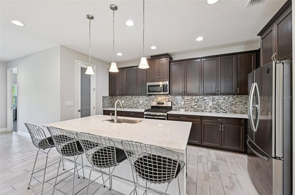 For Sale: $449,900 (4 beds, 3 baths, 2095 Square Feet)