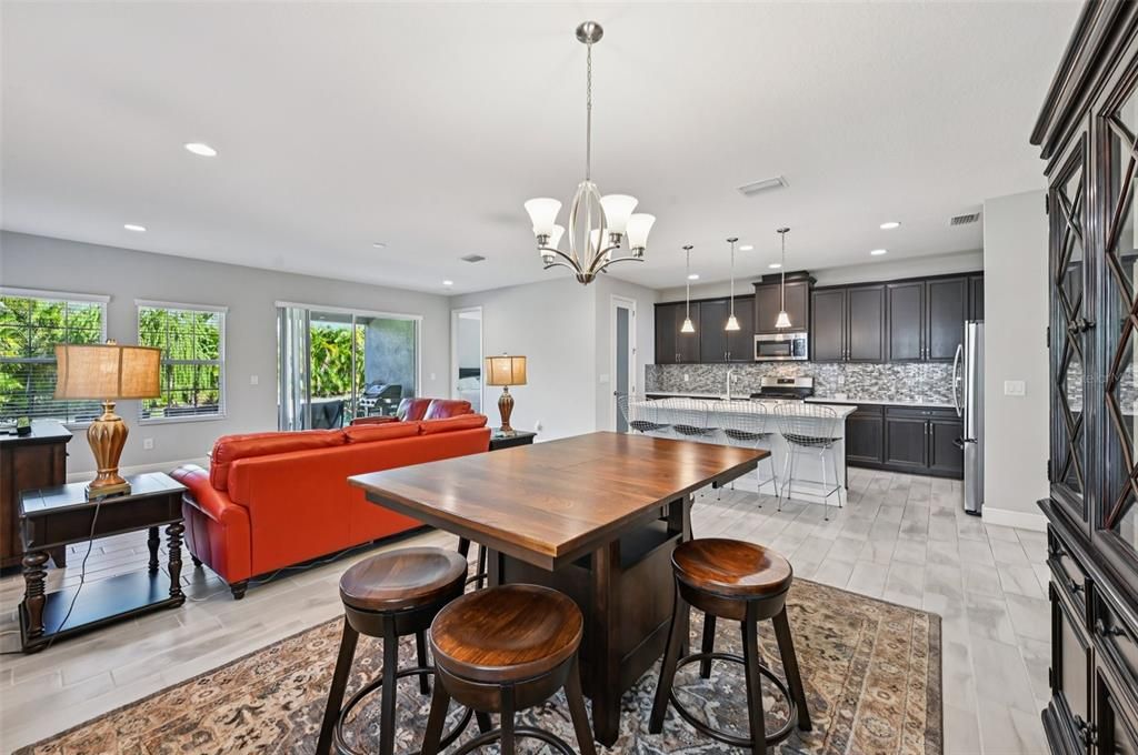 For Sale: $449,900 (4 beds, 3 baths, 2095 Square Feet)