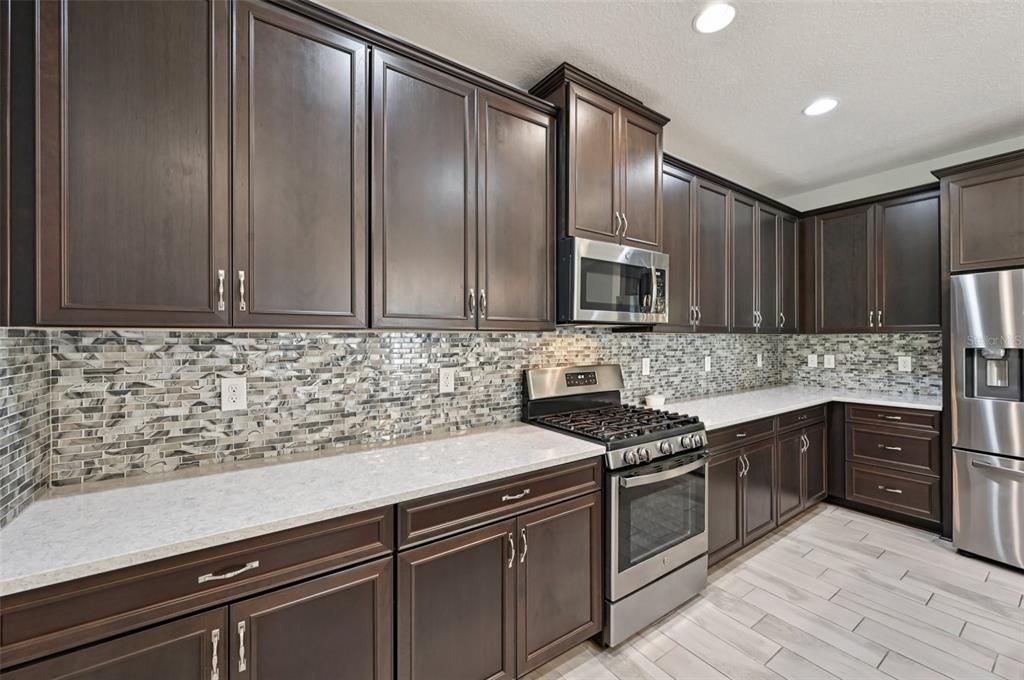 For Sale: $449,900 (4 beds, 3 baths, 2095 Square Feet)