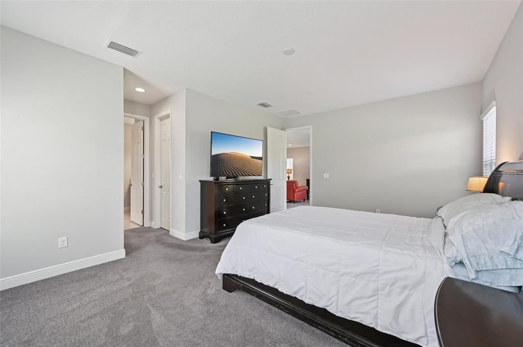 For Sale: $449,900 (4 beds, 3 baths, 2095 Square Feet)