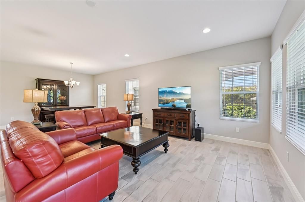 For Sale: $449,900 (4 beds, 3 baths, 2095 Square Feet)