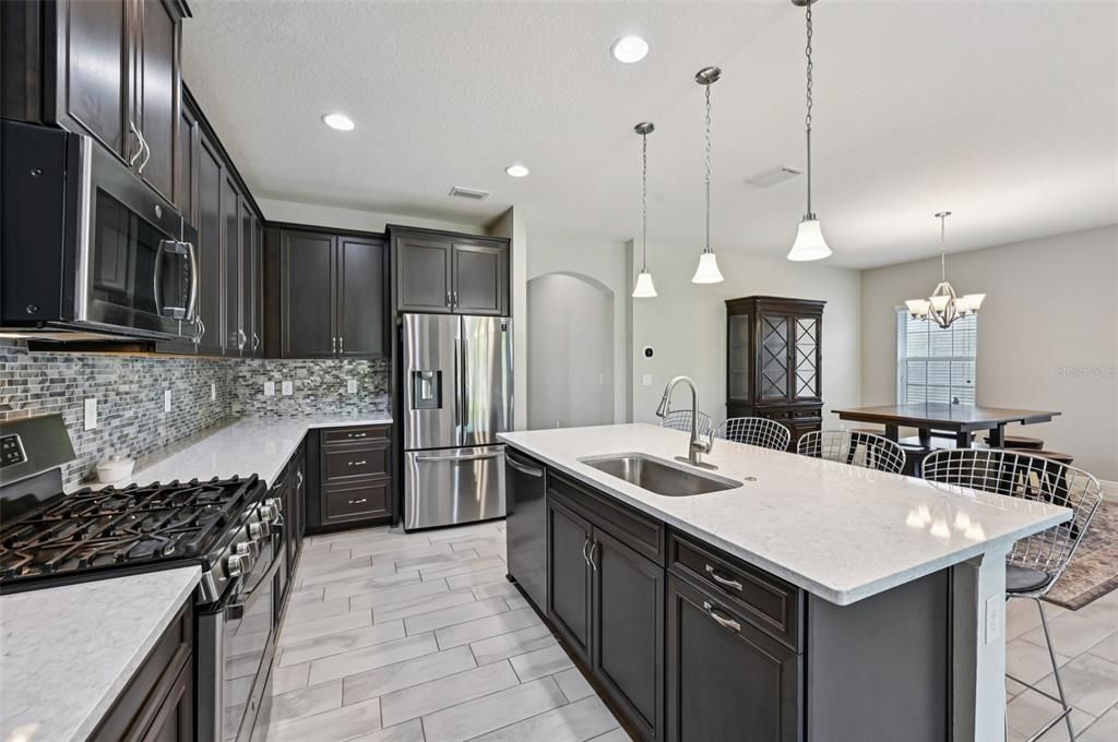 For Sale: $449,900 (4 beds, 3 baths, 2095 Square Feet)