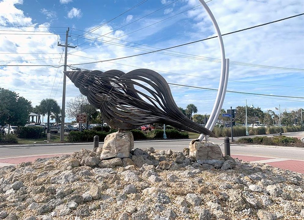 Active With Contract: $379,000 (4 beds, 2 baths, 1923 Square Feet)