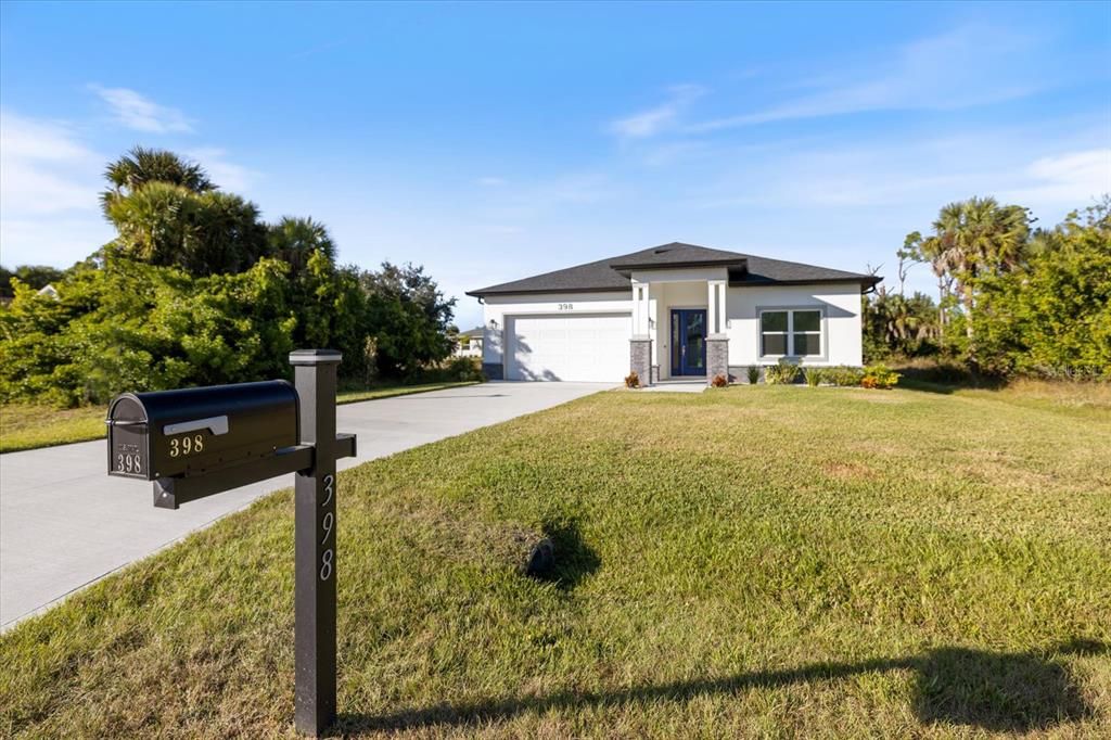 Active With Contract: $379,000 (4 beds, 2 baths, 1923 Square Feet)