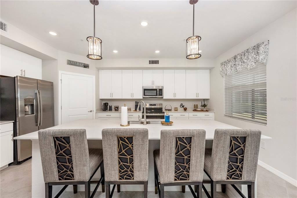 出租: $5,500 (3 贝兹, 2 浴室, 1789 平方英尺)