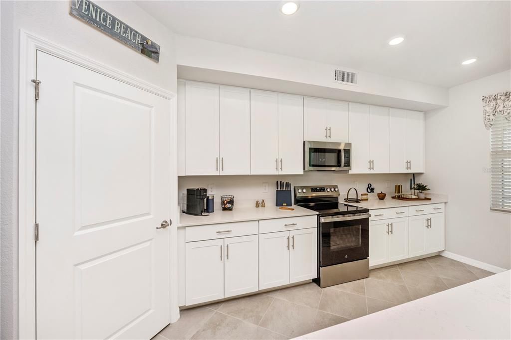 出租: $5,500 (3 贝兹, 2 浴室, 1789 平方英尺)