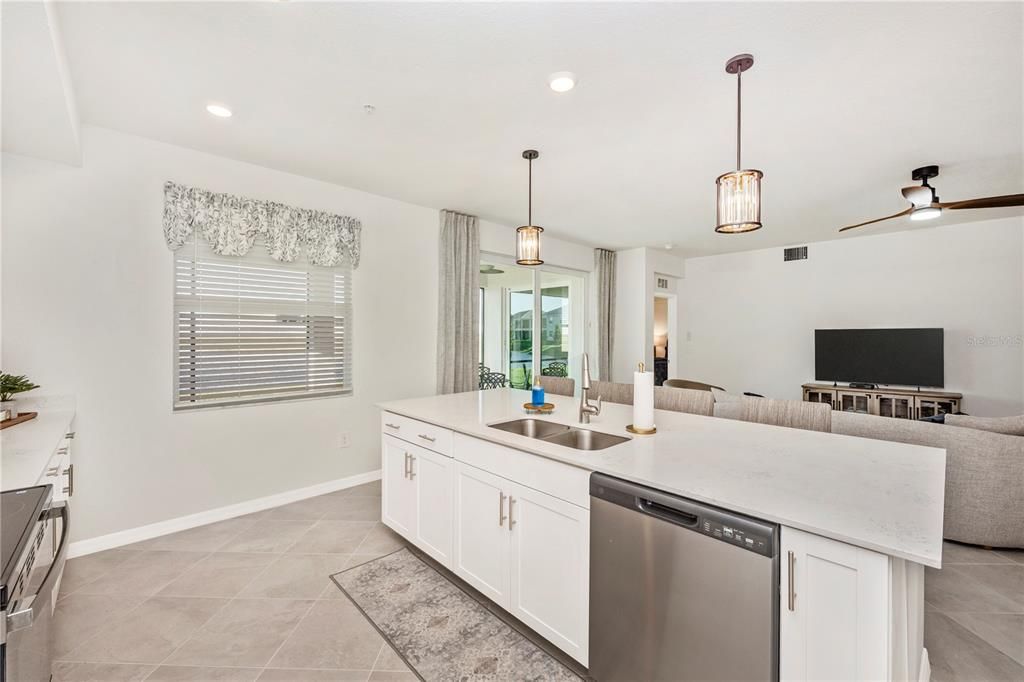 出租: $5,500 (3 贝兹, 2 浴室, 1789 平方英尺)