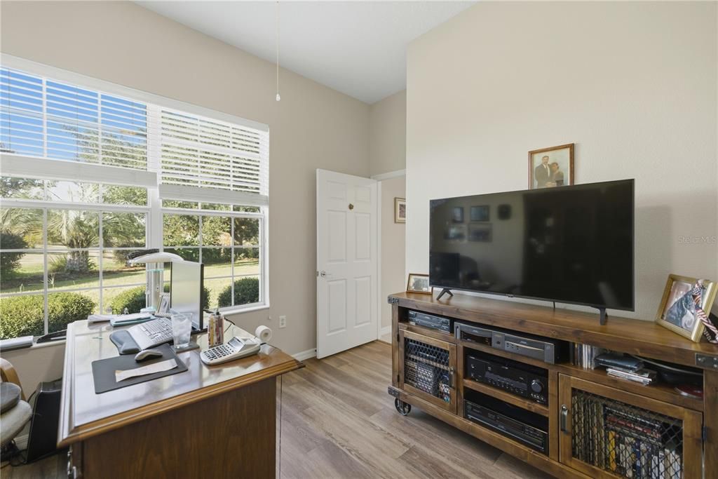 待售: $415,000 (3 贝兹, 2 浴室, 2420 平方英尺)