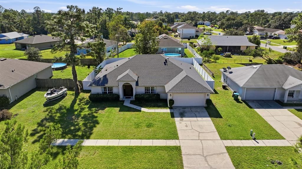 合同活跃: $320,000 (4 贝兹, 2 浴室, 2324 平方英尺)