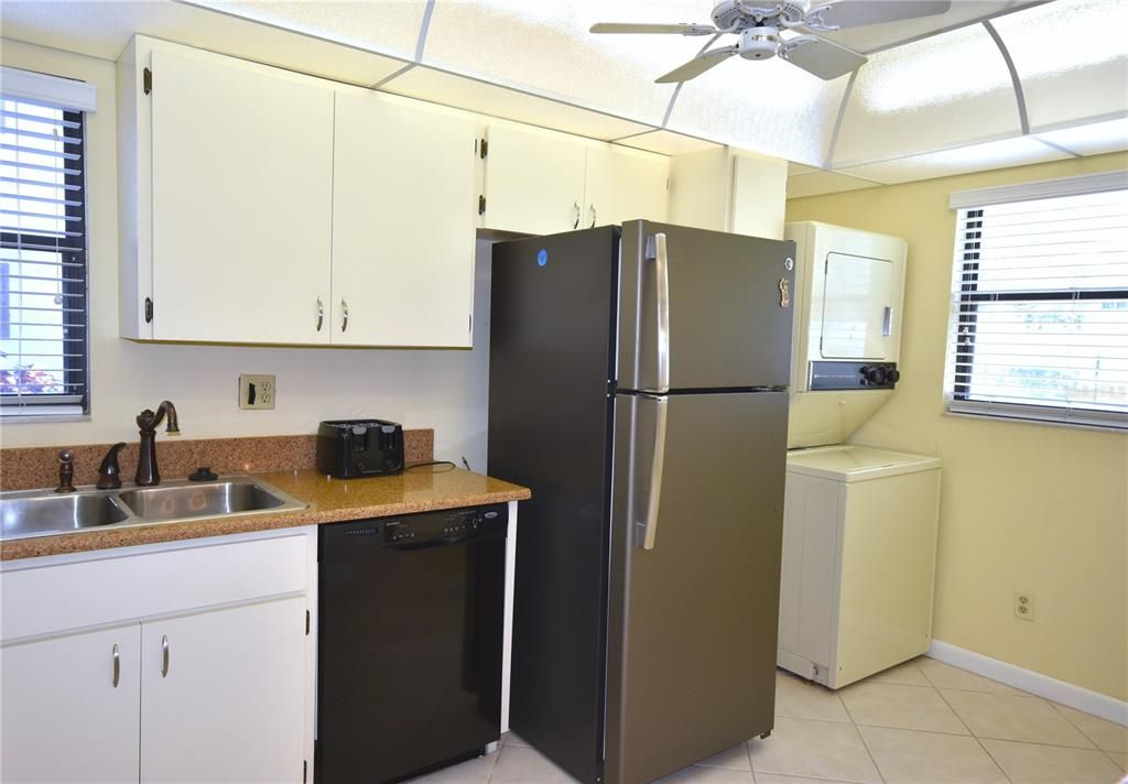 For Sale: $190,000 (2 beds, 2 baths, 1209 Square Feet)