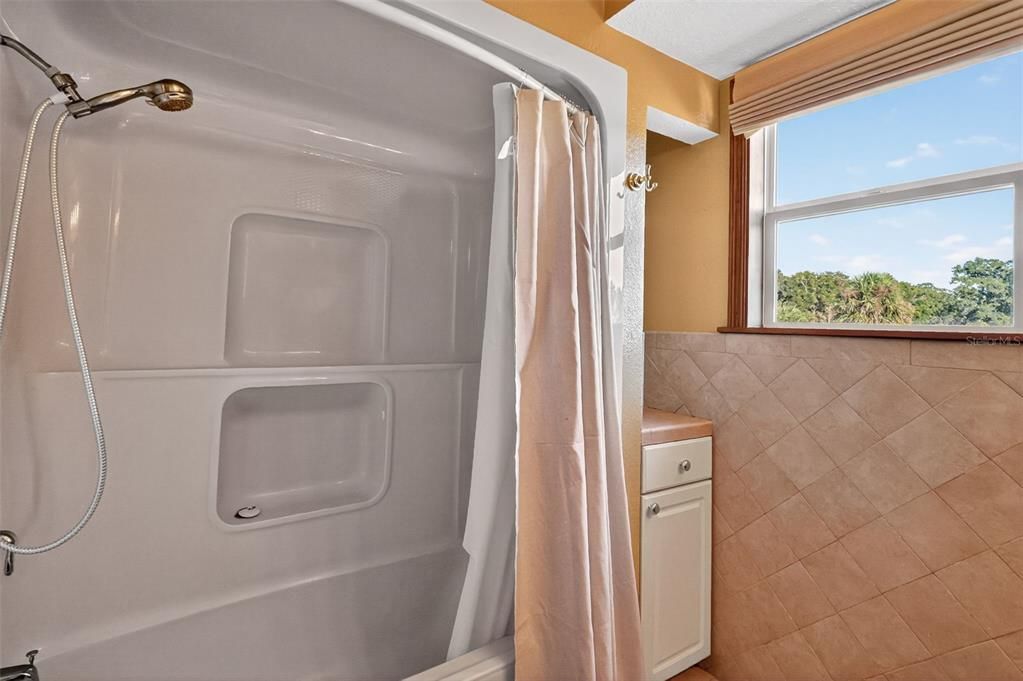 En Venta: $899,000 (5 camas, 3 baños, 3468 Pies cuadrados)