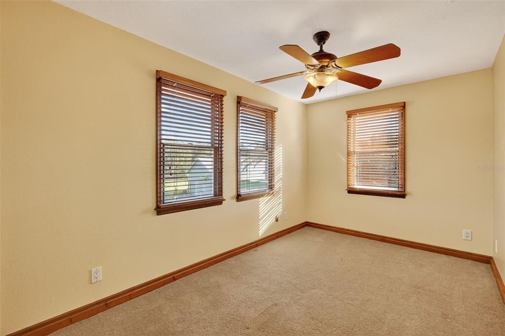 En Venta: $899,000 (5 camas, 3 baños, 3468 Pies cuadrados)