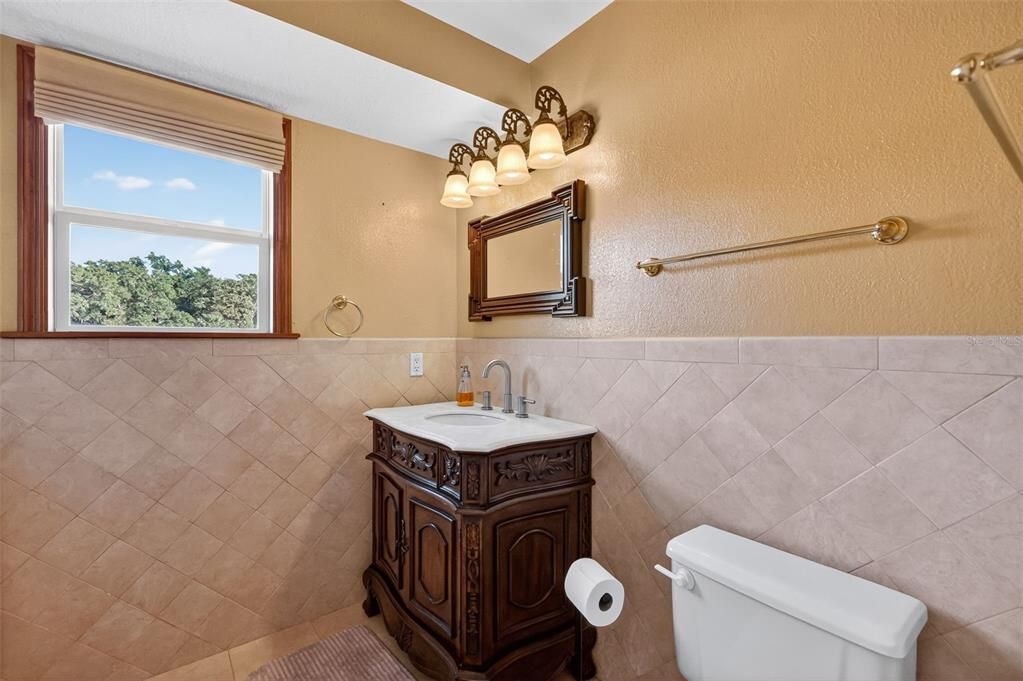 En Venta: $899,000 (5 camas, 3 baños, 3468 Pies cuadrados)