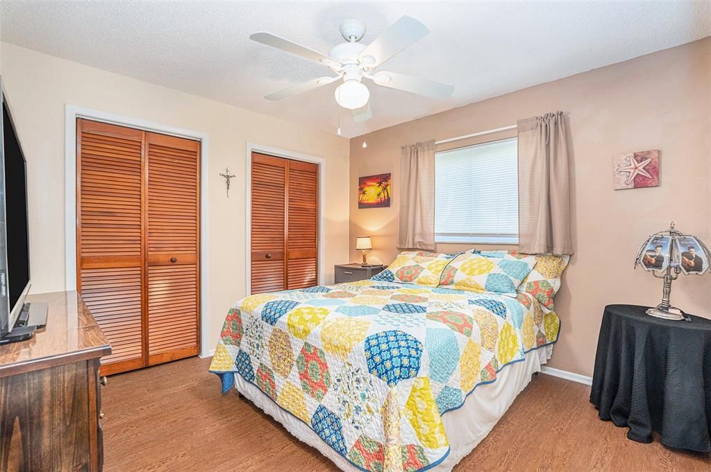 Под контрактом: $250,000 (2 спален, 2 ванн, 1177 Квадратных фут)