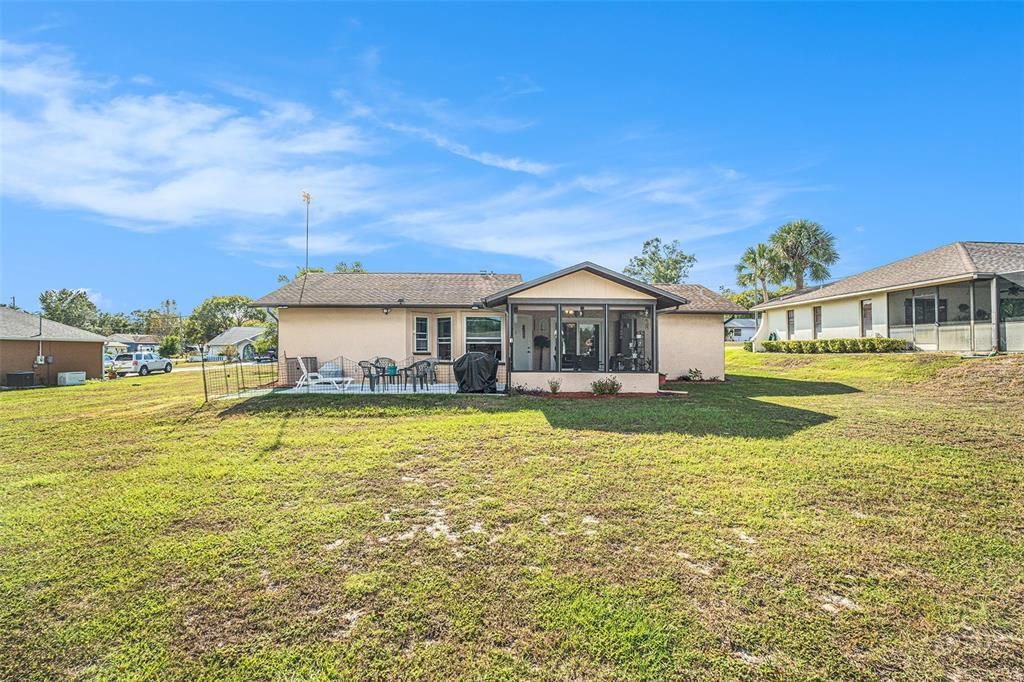 Под контрактом: $250,000 (2 спален, 2 ванн, 1177 Квадратных фут)