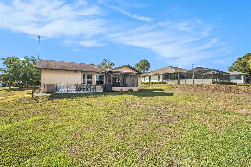 Под контрактом: $250,000 (2 спален, 2 ванн, 1177 Квадратных фут)