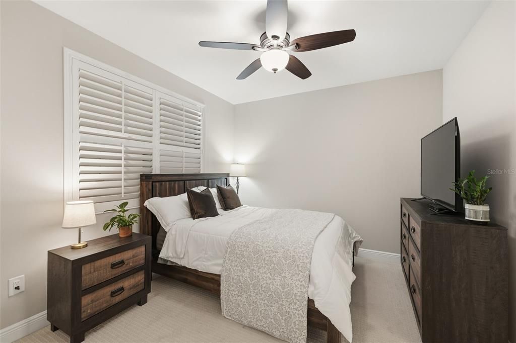 En Venta: $469,900 (3 camas, 3 baños, 1568 Pies cuadrados)