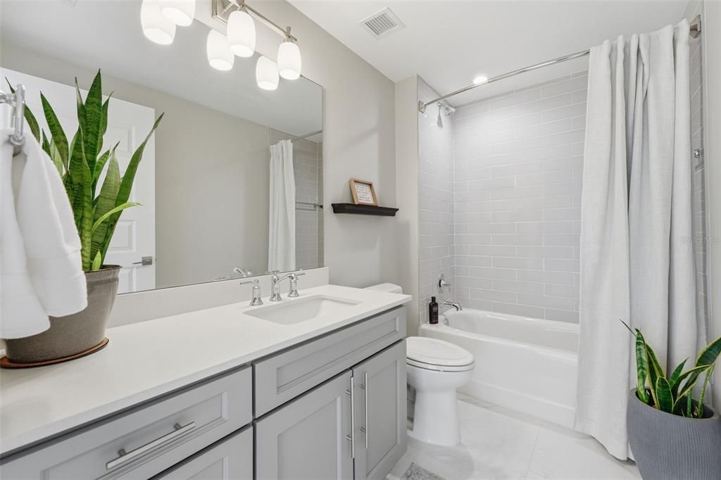 En Venta: $469,900 (3 camas, 3 baños, 1568 Pies cuadrados)