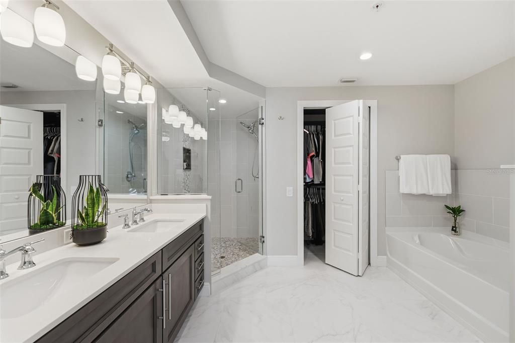 En Venta: $469,900 (3 camas, 3 baños, 1568 Pies cuadrados)