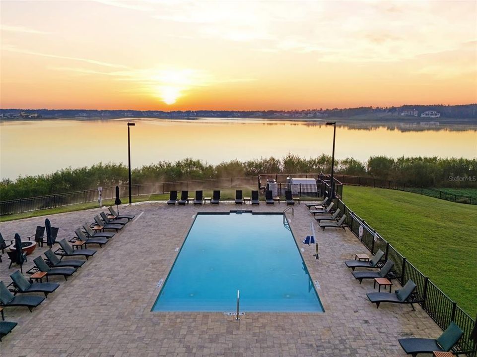 En Venta: $469,900 (3 camas, 3 baños, 1568 Pies cuadrados)