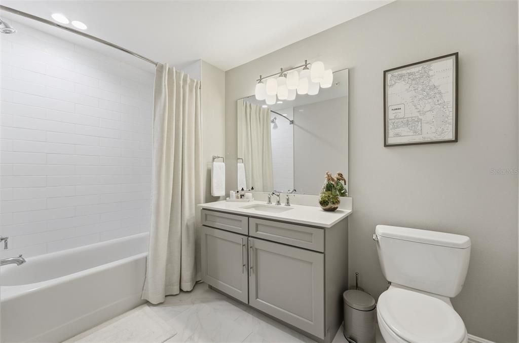 En Venta: $469,900 (3 camas, 3 baños, 1568 Pies cuadrados)