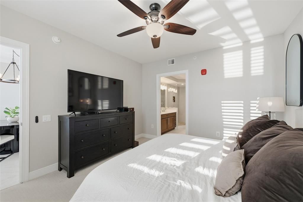 En Venta: $469,900 (3 camas, 3 baños, 1568 Pies cuadrados)